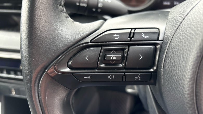 Toyota Yaris 1.5 Hybrid Design 5dr CVT Hybrid Hatchback